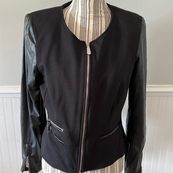 Vince Camuto Zippered Jacket Size 6 - Picture 1 of 4